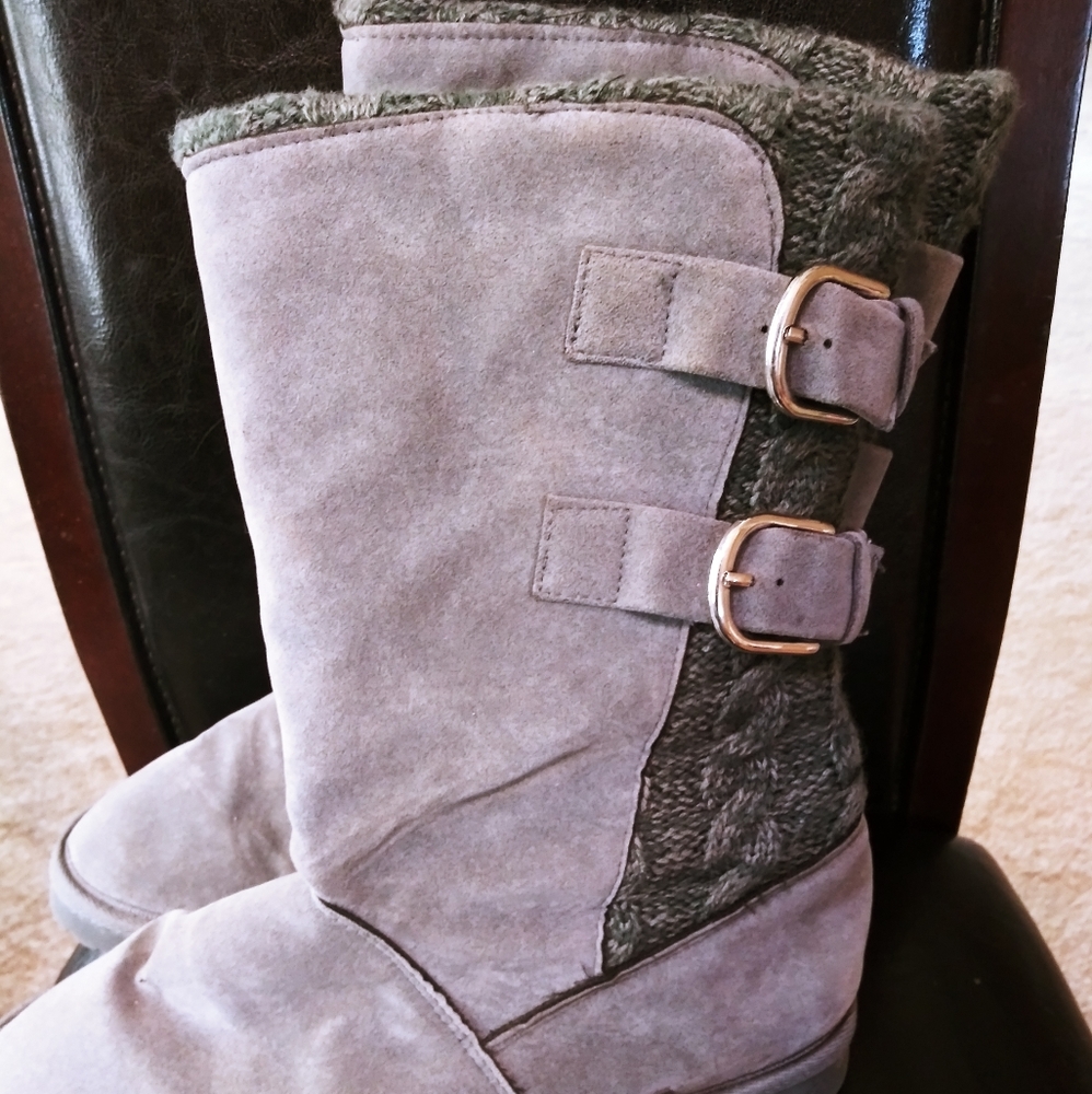 Boots - Picture 2 of 6